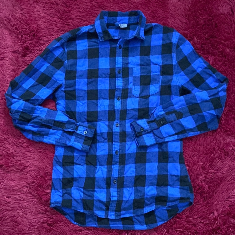 H&M Blue buffalo plaid button down shirt